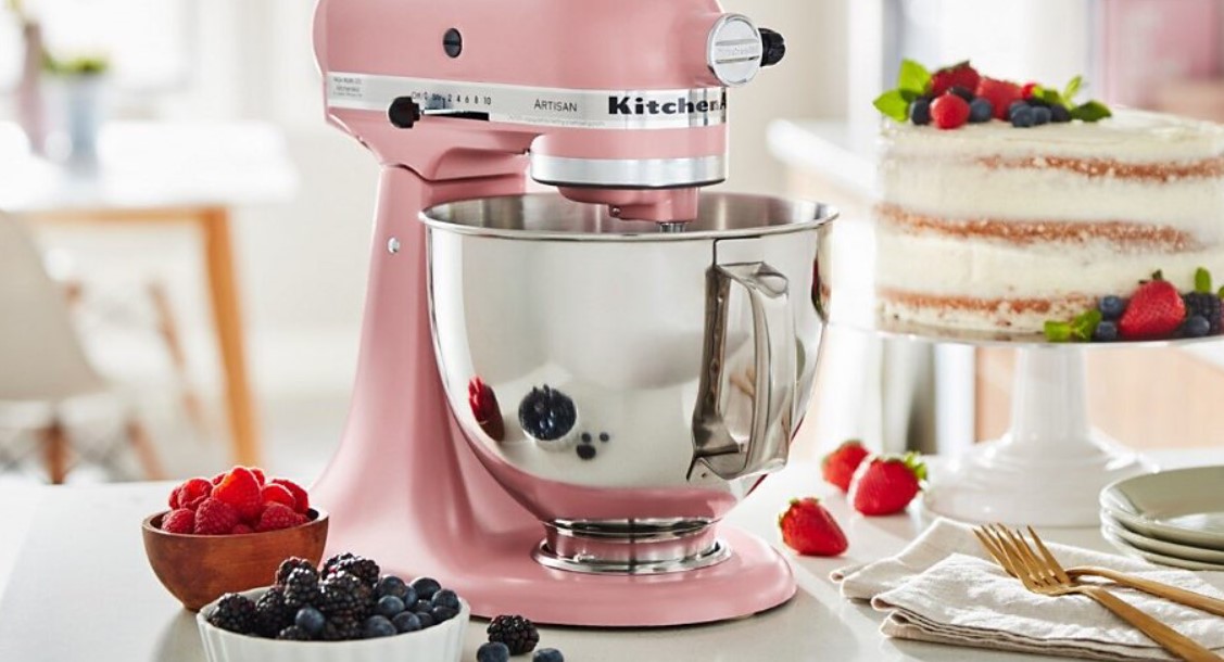 Batteur sur socle Kitchenaid rose gâteau